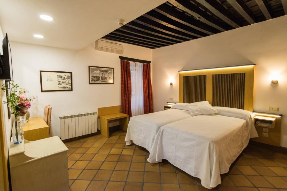 מלון Ávila Antika Snoga מראה חיצוני תמונה